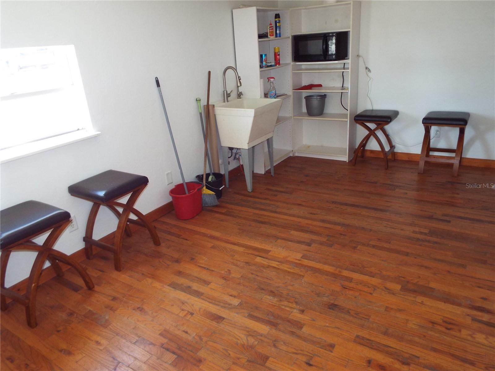 BAY HEIGHTS - Commercial Sale