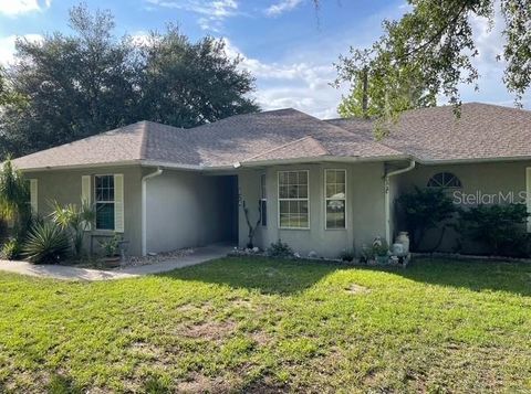 Photo of 824 Berryhill Circle, Fruitland Park, FL 34731 (MLS # O6319571)