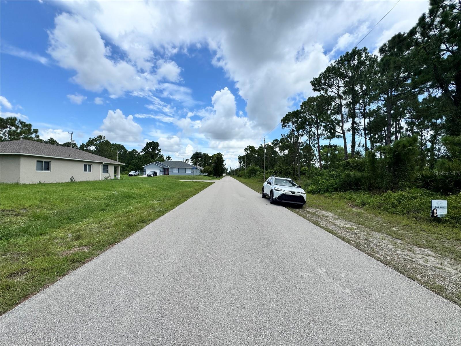 977 KELLOGG STREET E