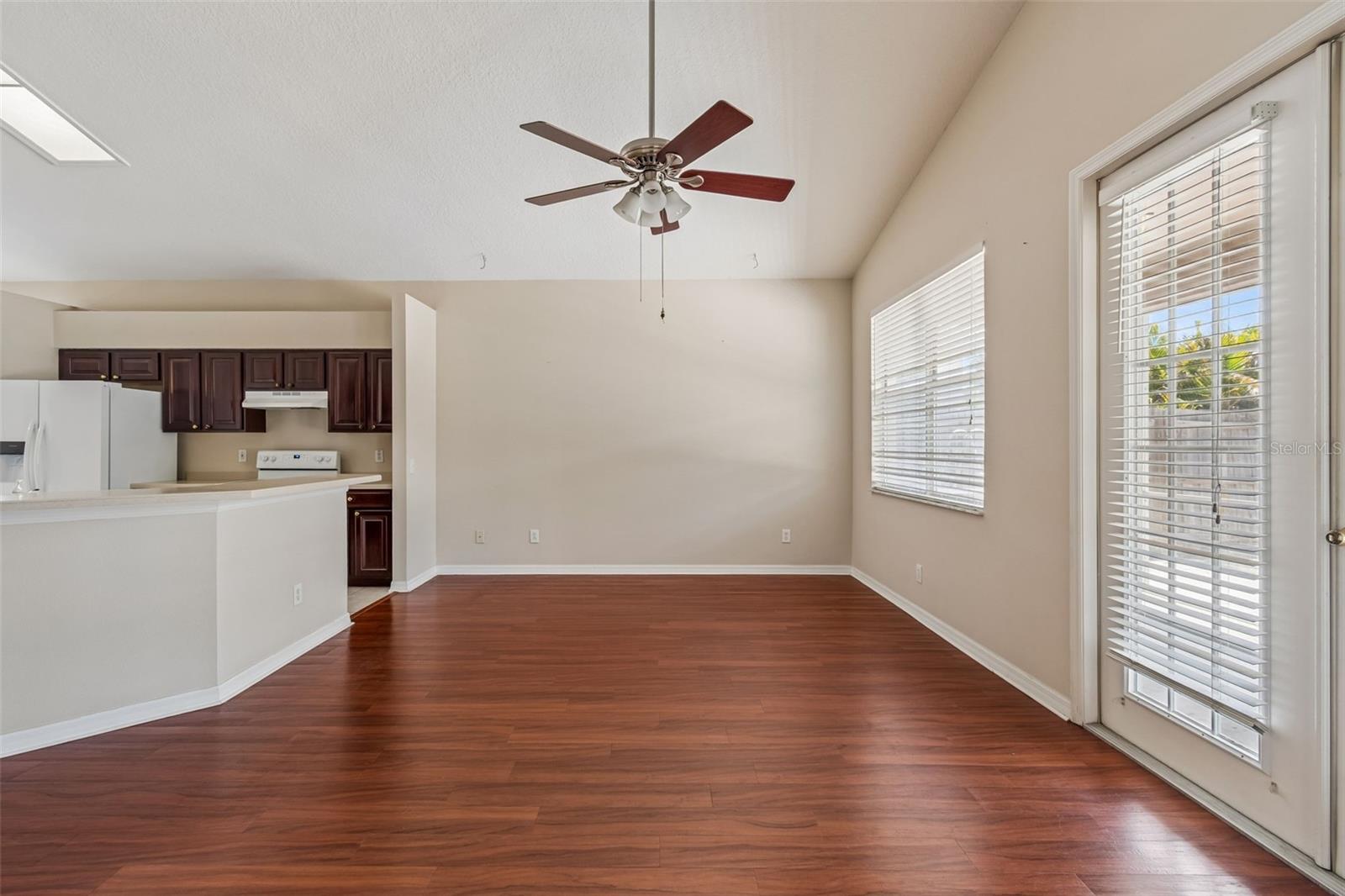 WHISPERING OAKS SECOND ADDITIO - Residential