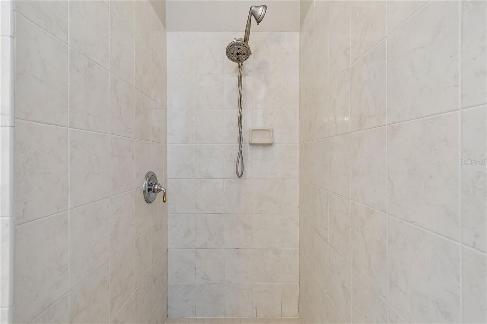 WHISPERING OAKS SECOND ADDITIO - Residential