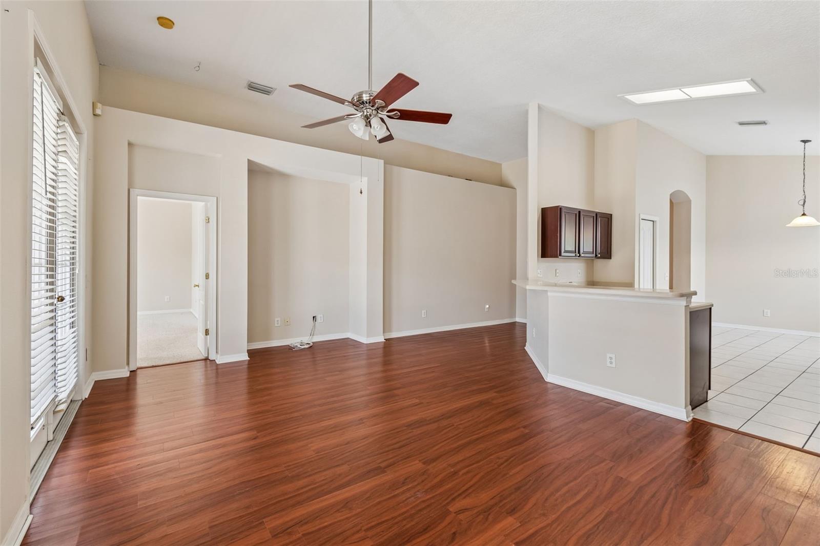 WHISPERING OAKS SECOND ADDITIO - Residential