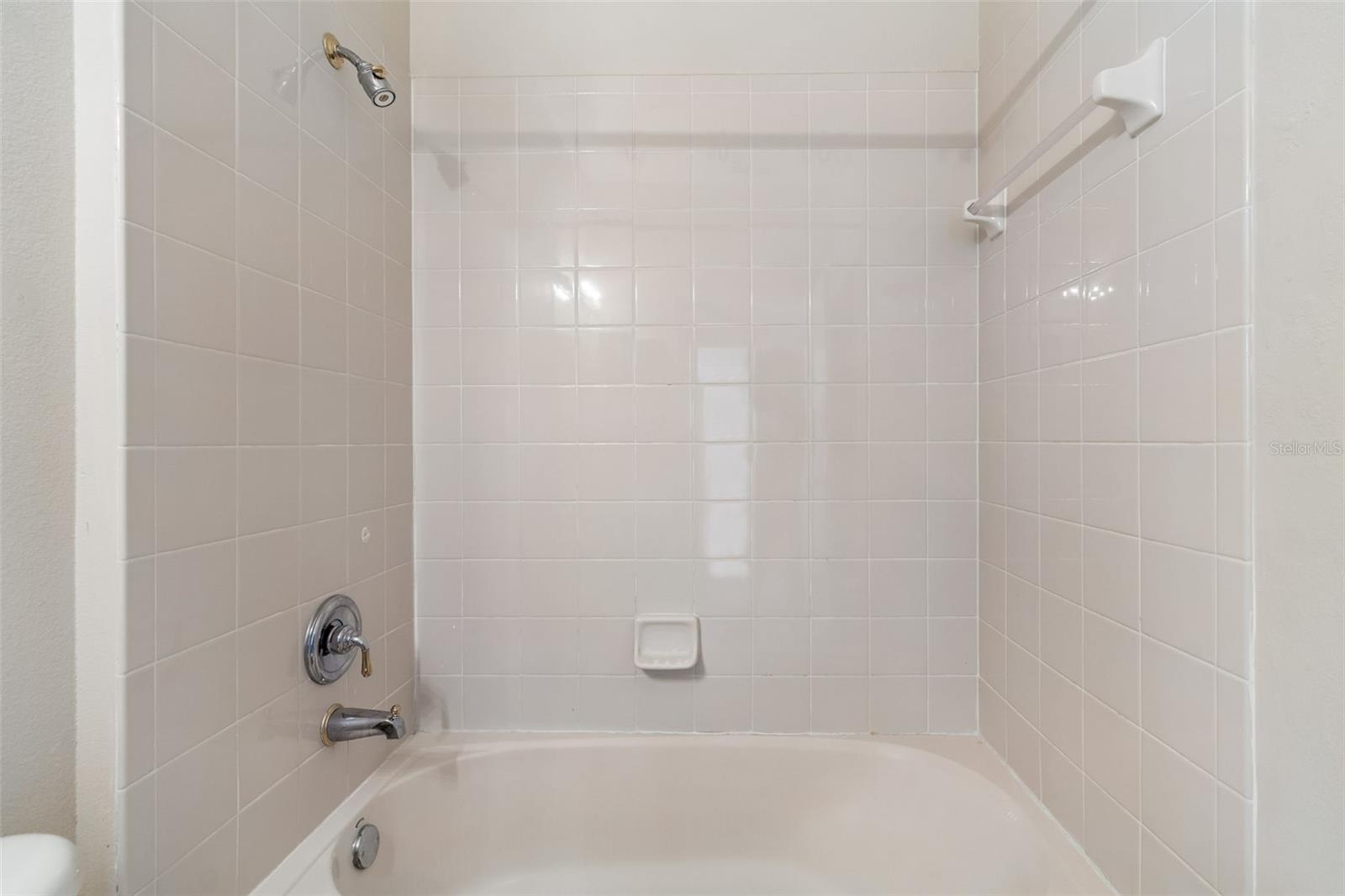 WHISPERING OAKS SECOND ADDITIO - Residential