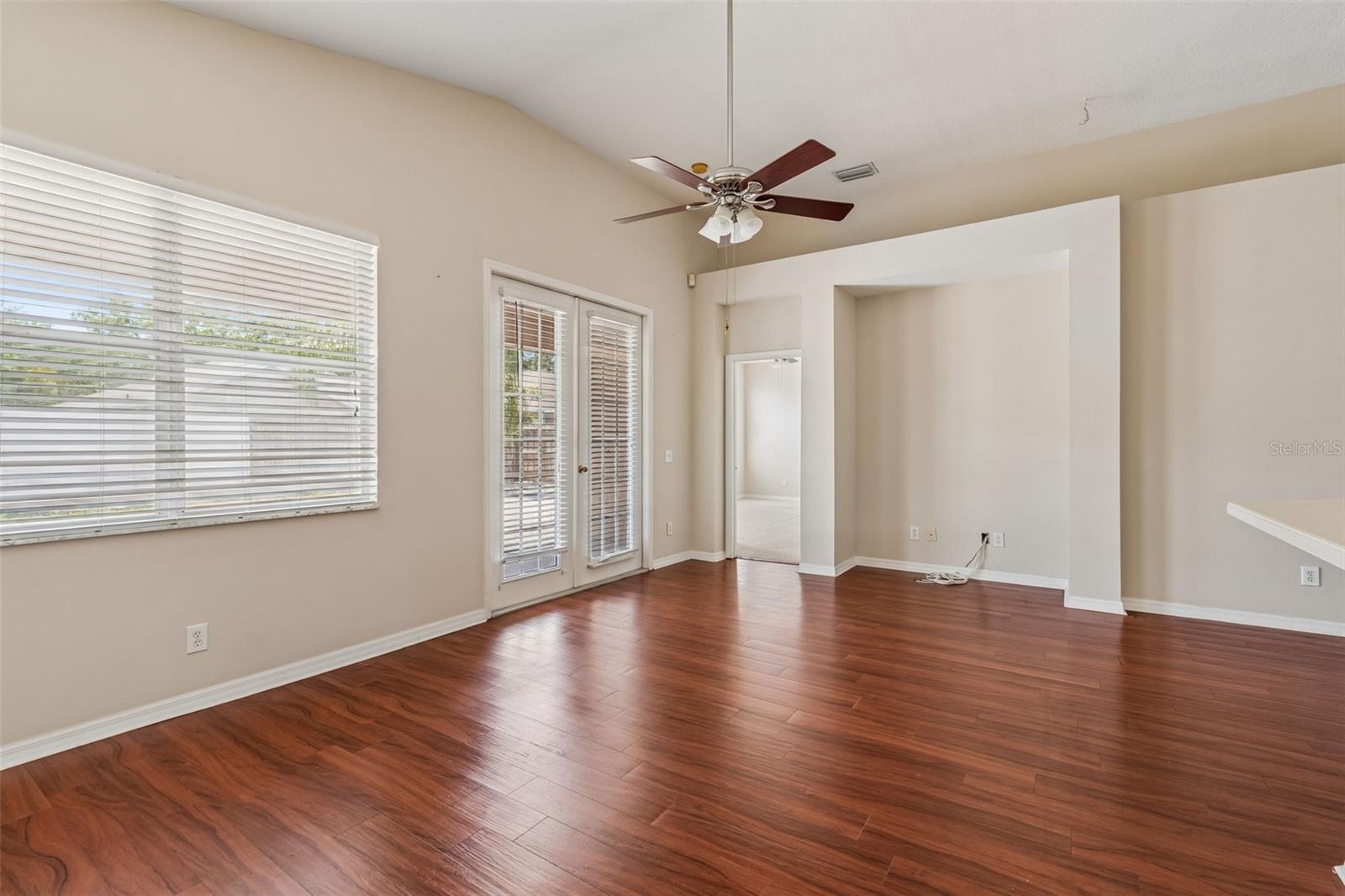 WHISPERING OAKS SECOND ADDITIO - Residential