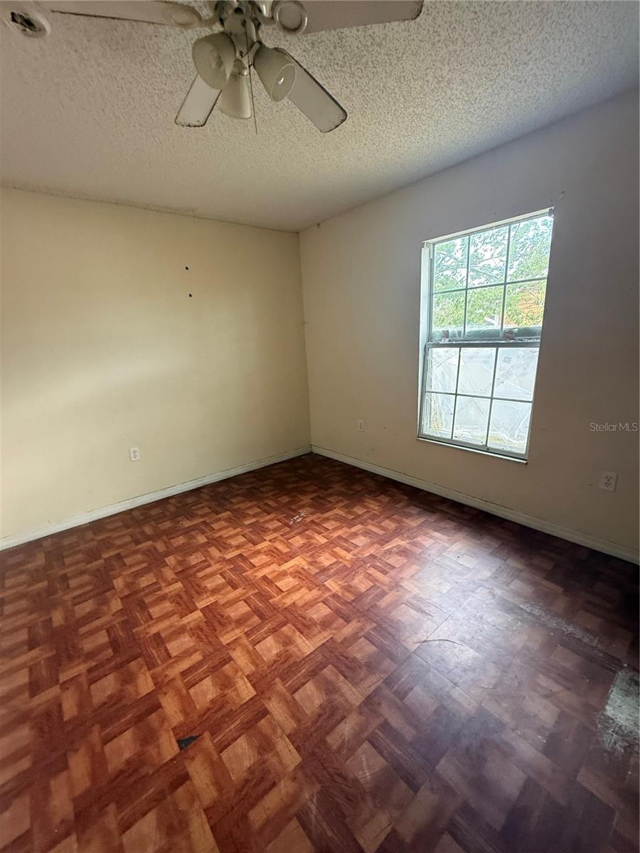 DELTONA LAKES UNIT 04 - Residential