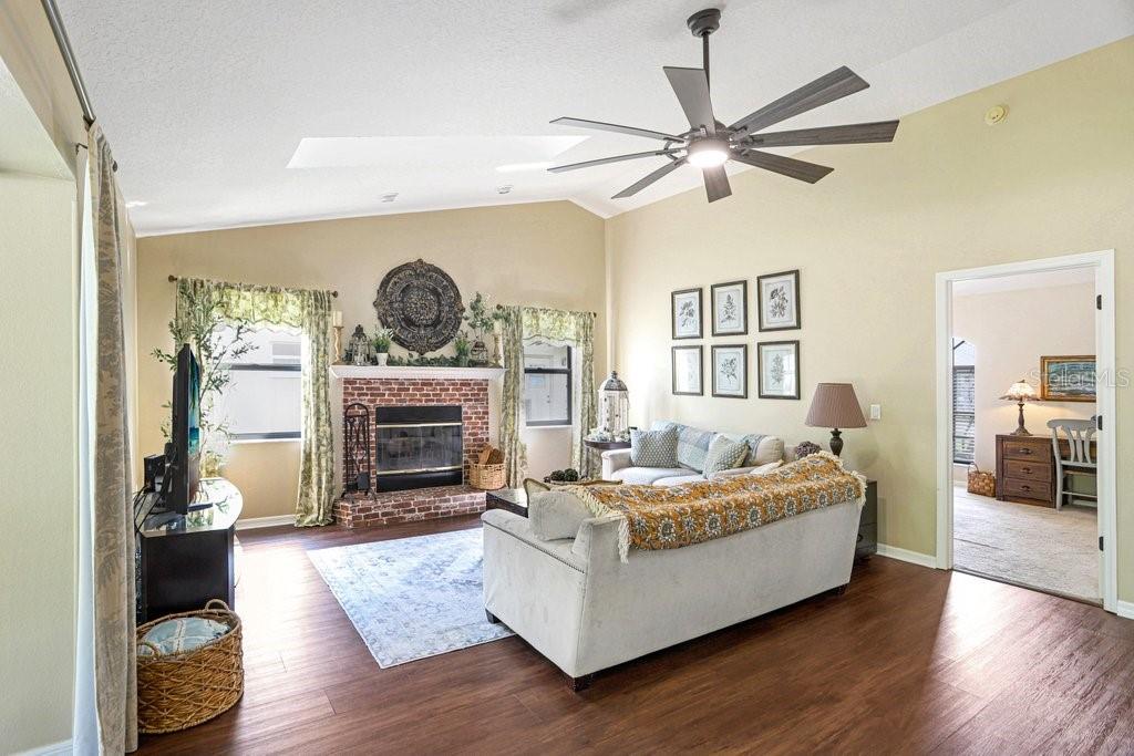 CYPRESS LAKES - Residential