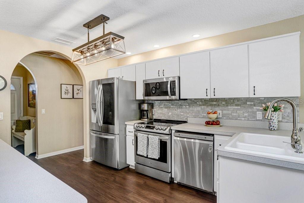 CYPRESS LAKES - Residential