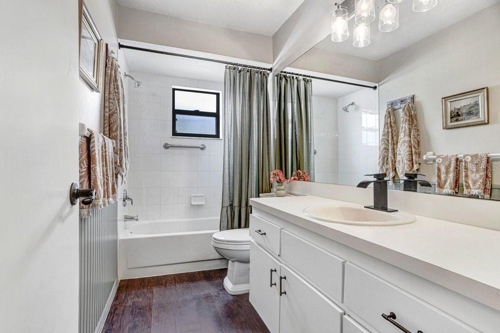 CYPRESS LAKES - Residential