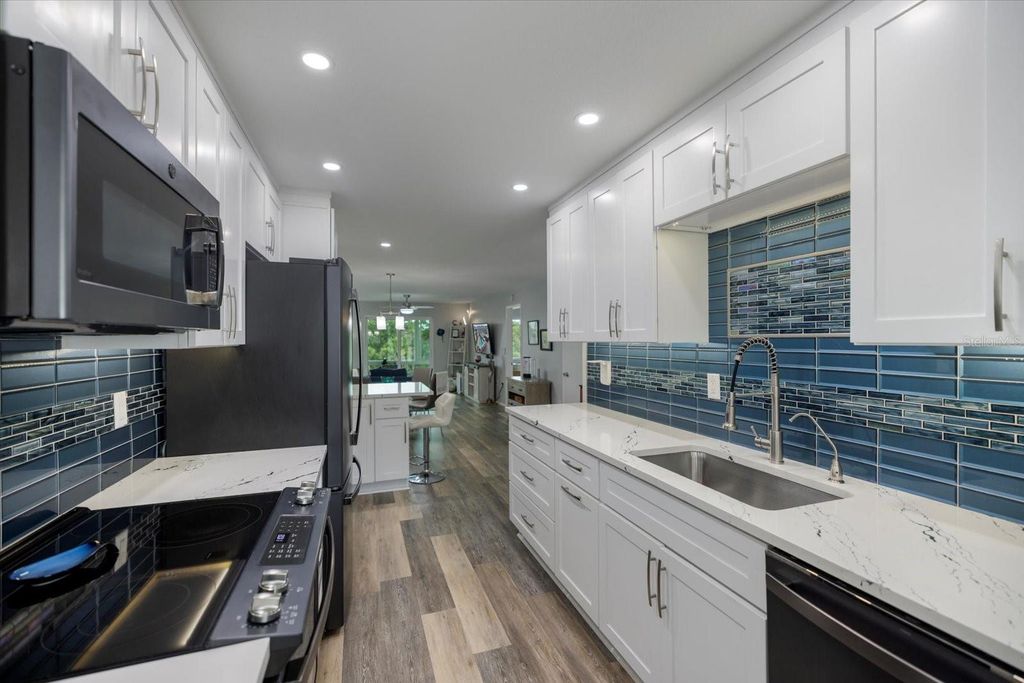 Photo of 708 Tamiami Trail S #306, Venice, FL 34285 (MLS # N6140430)