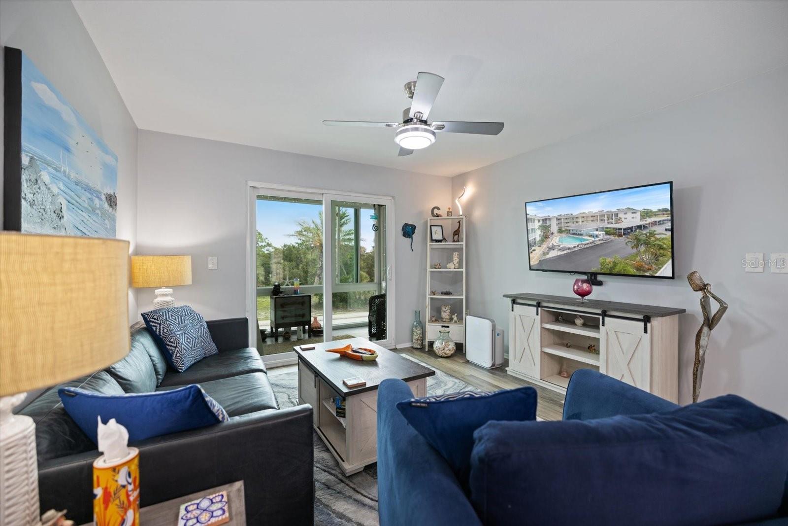 HOLIDAY APTS - Residential