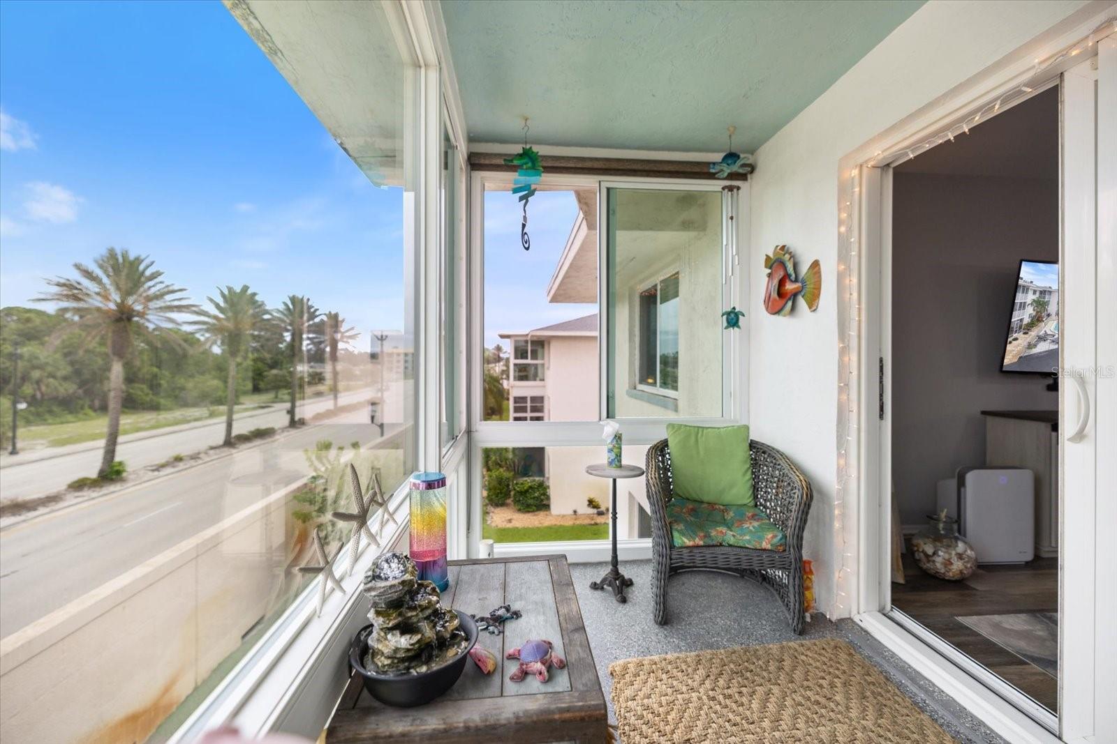 HOLIDAY APTS - Residential