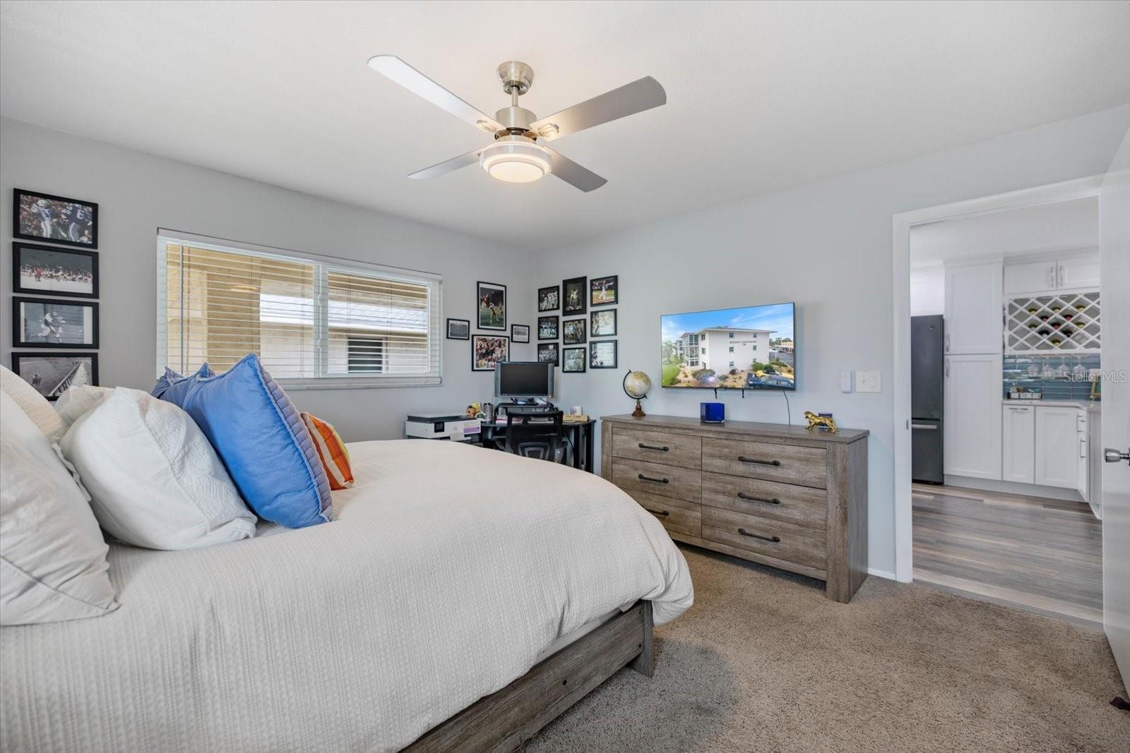 HOLIDAY APTS - Residential