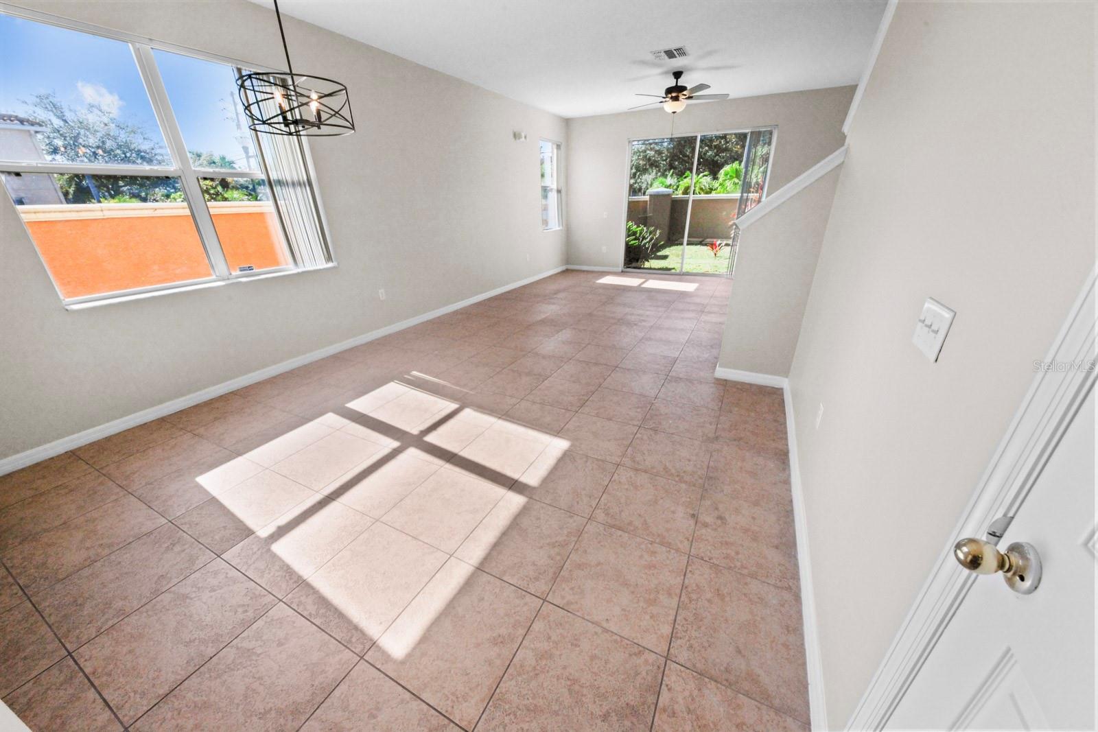 5524 PARADISE CAY CIRCLE