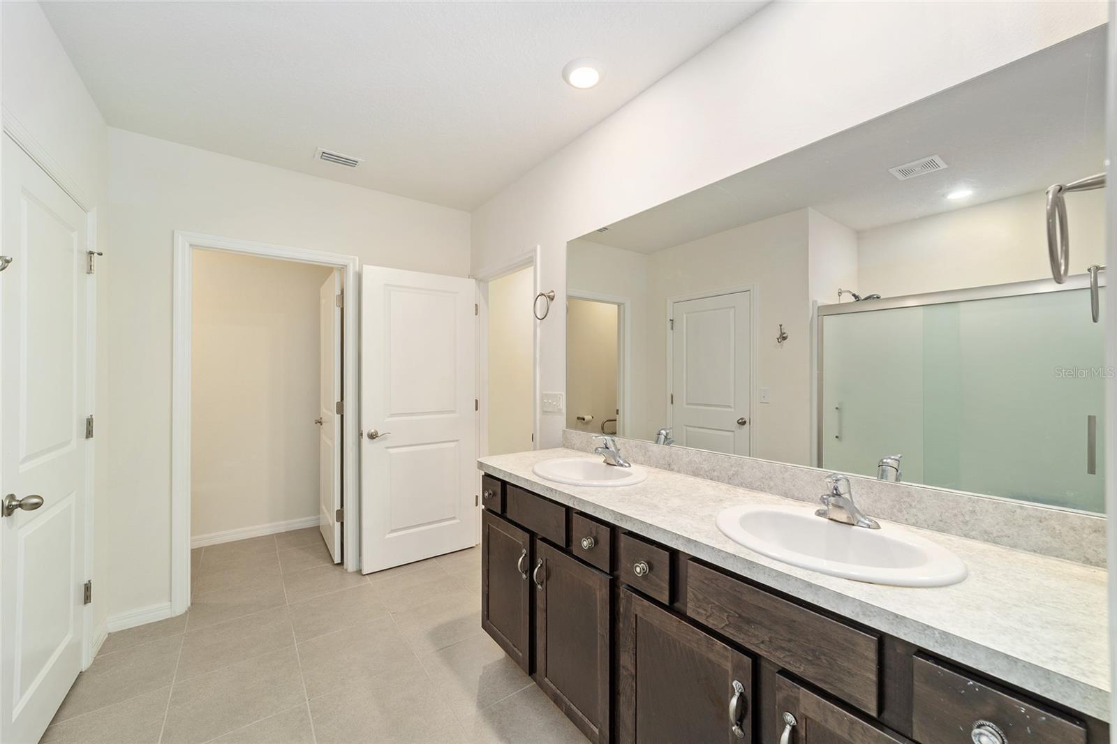 ALDERBROOK SUMMIT PLACE - Residential