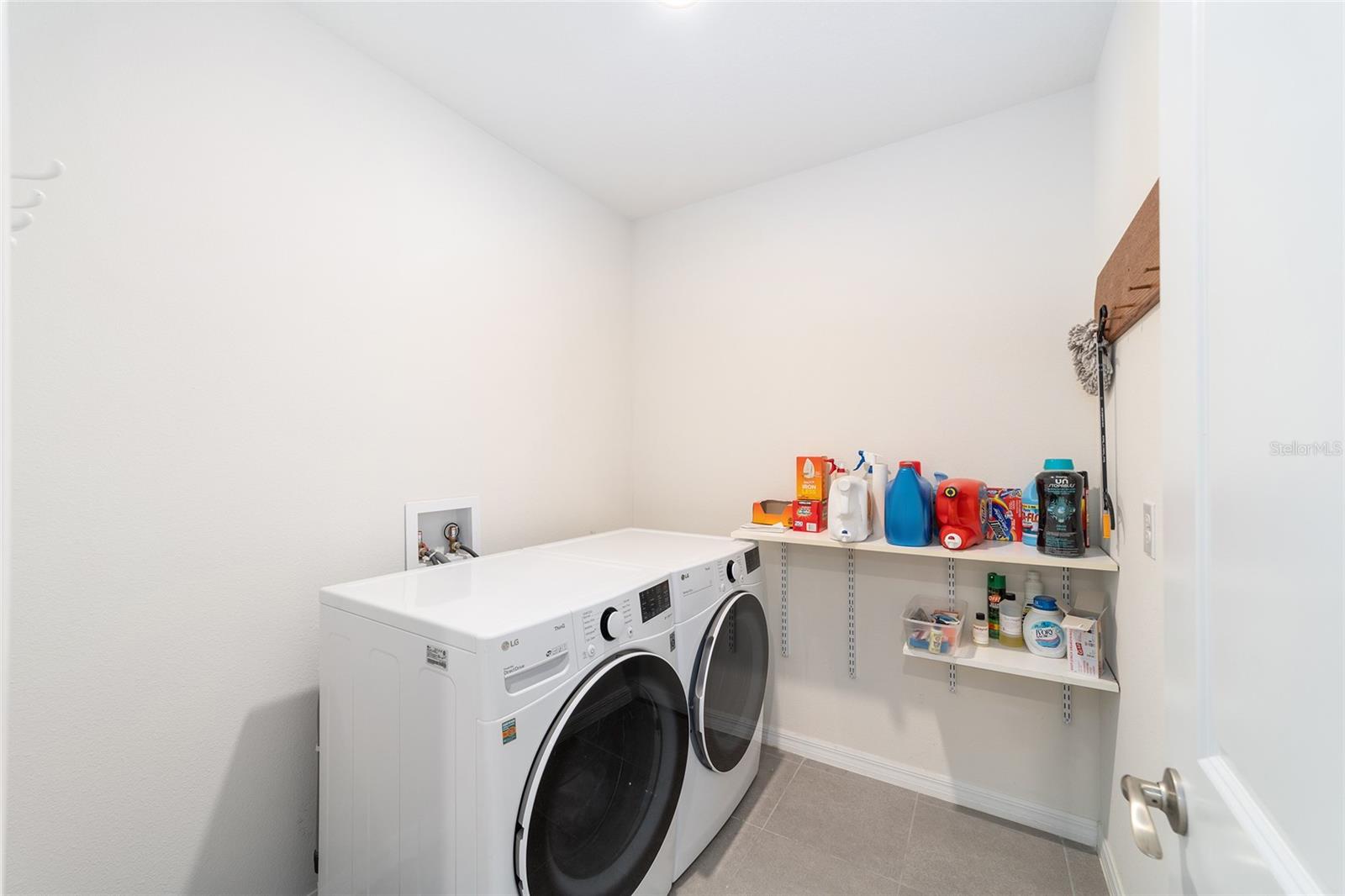 ALDERBROOK SUMMIT PLACE - Residential