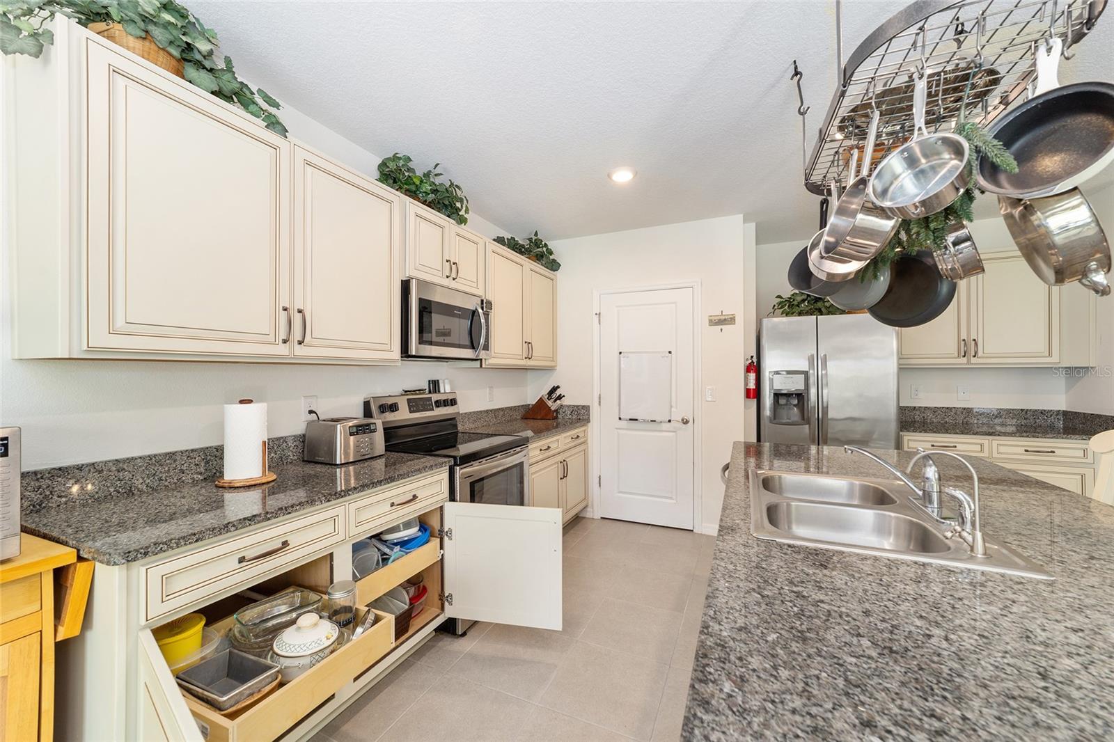 ALDERBROOK SUMMIT PLACE - Residential