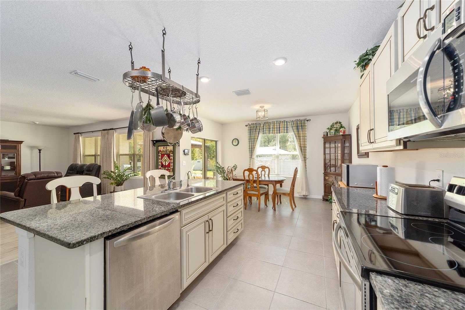 ALDERBROOK SUMMIT PLACE - Residential