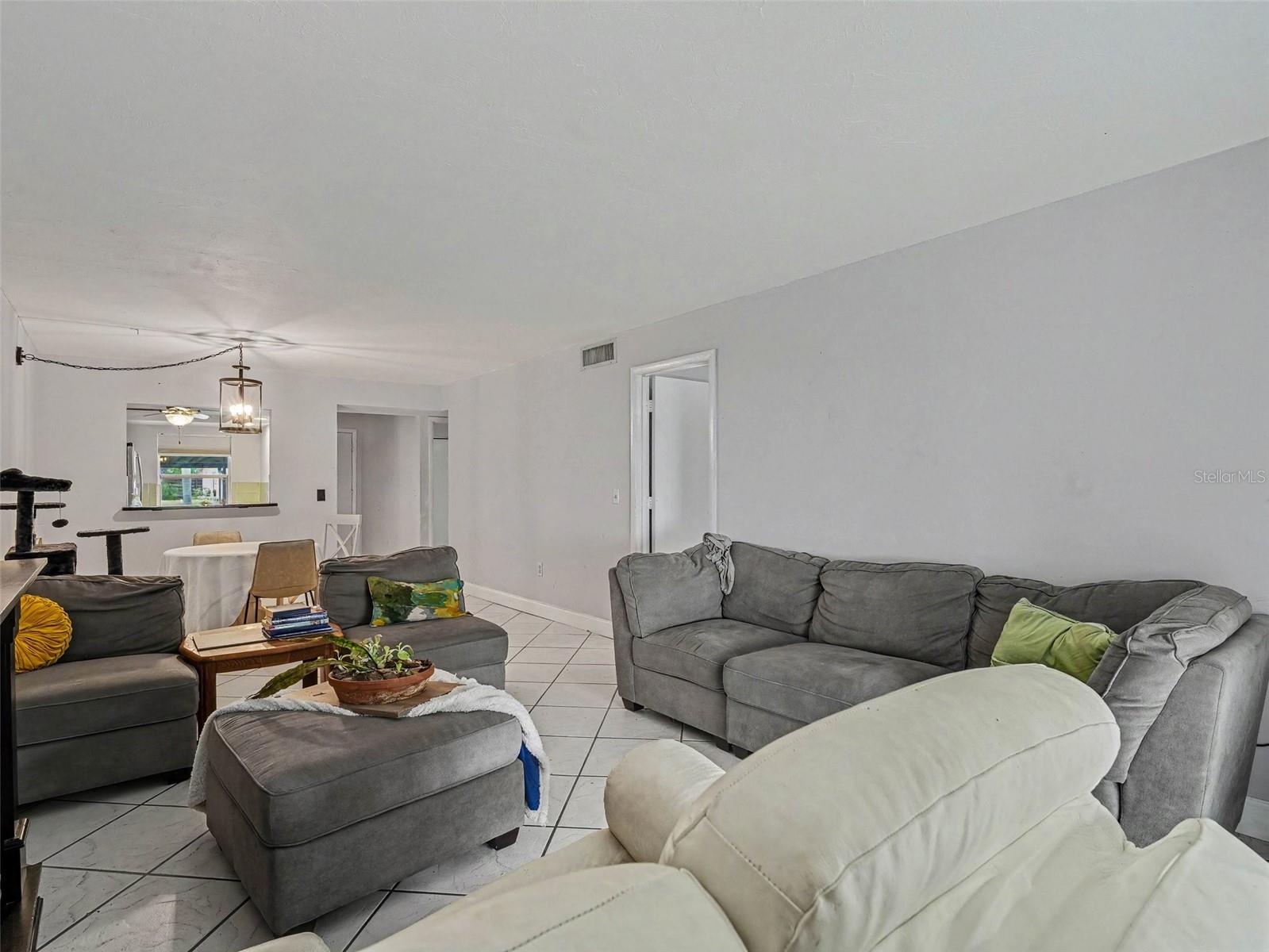 2653 WOODGATE LANE E-3