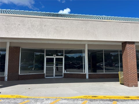 Photo of 608 S Pine Avenue, Ocala, FL 34471 (MLS # OM733858)