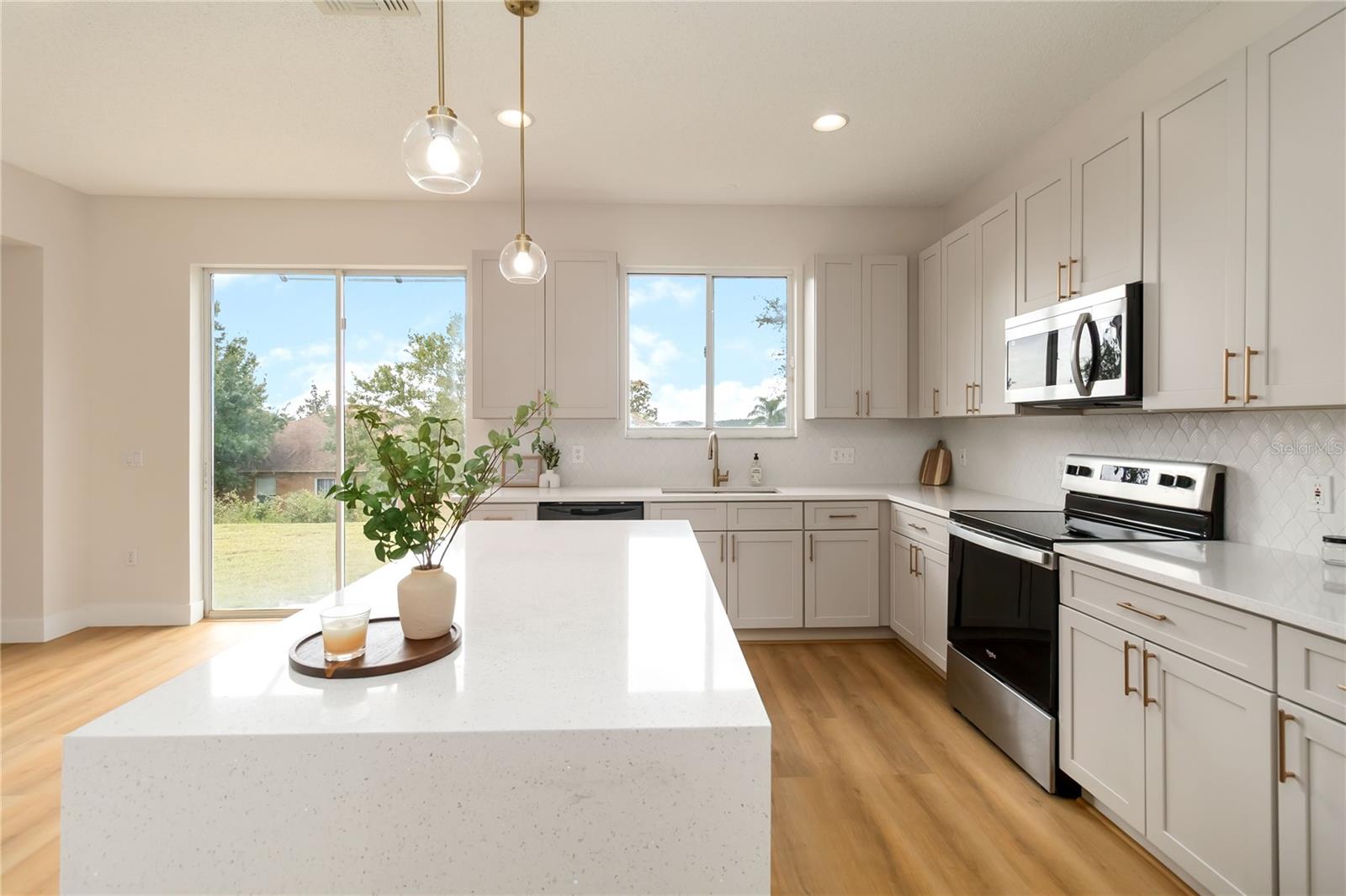 FOUR CORNERS PH 01 - Residential