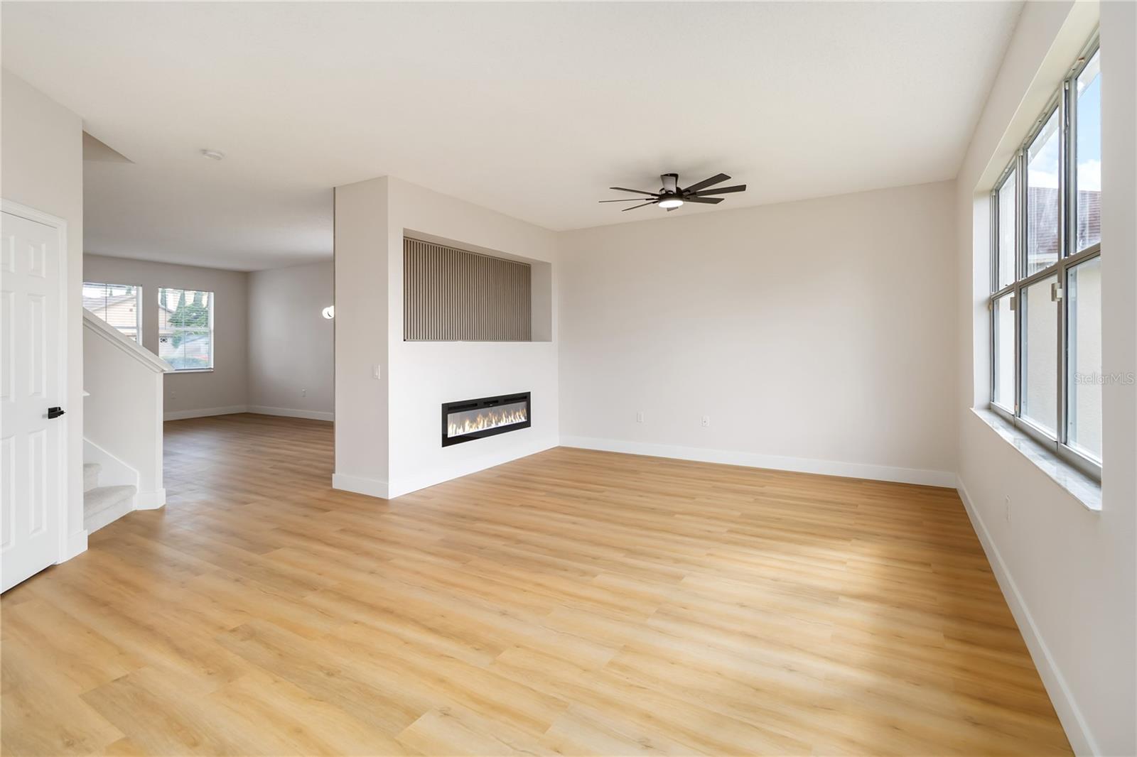 FOUR CORNERS PH 01 - Residential