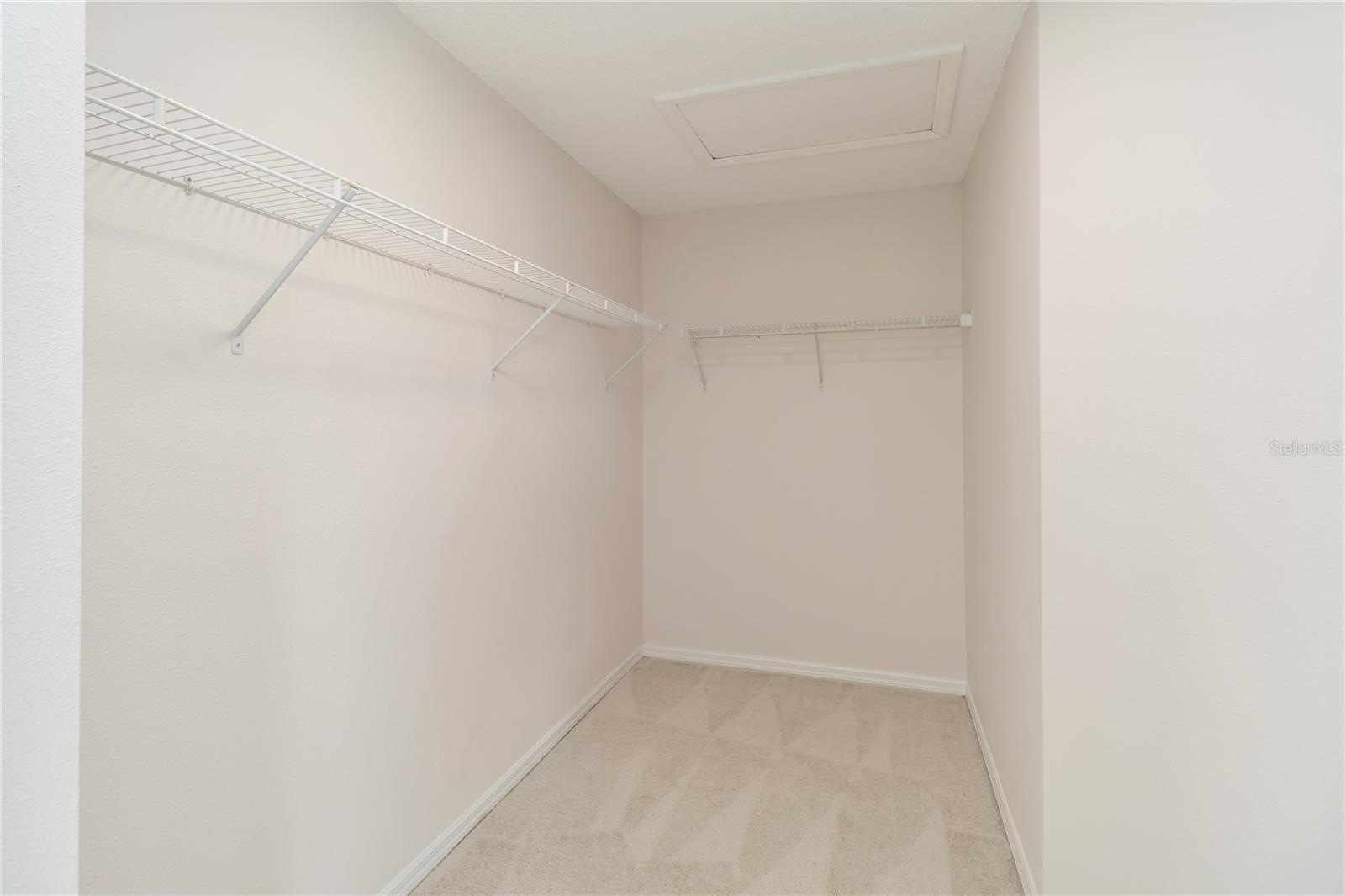 FOUR CORNERS PH 01 - Residential