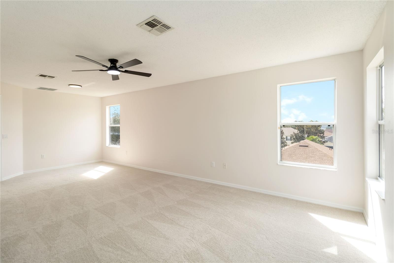 FOUR CORNERS PH 01 - Residential