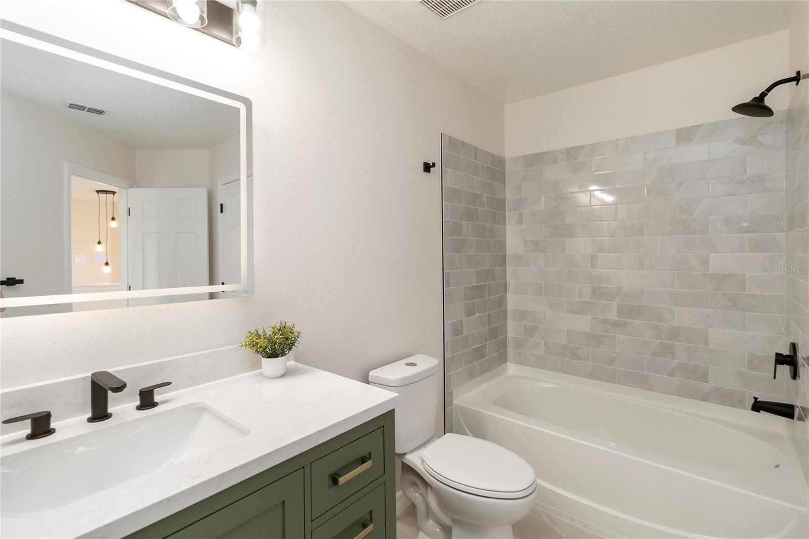 FOUR CORNERS PH 01 - Residential