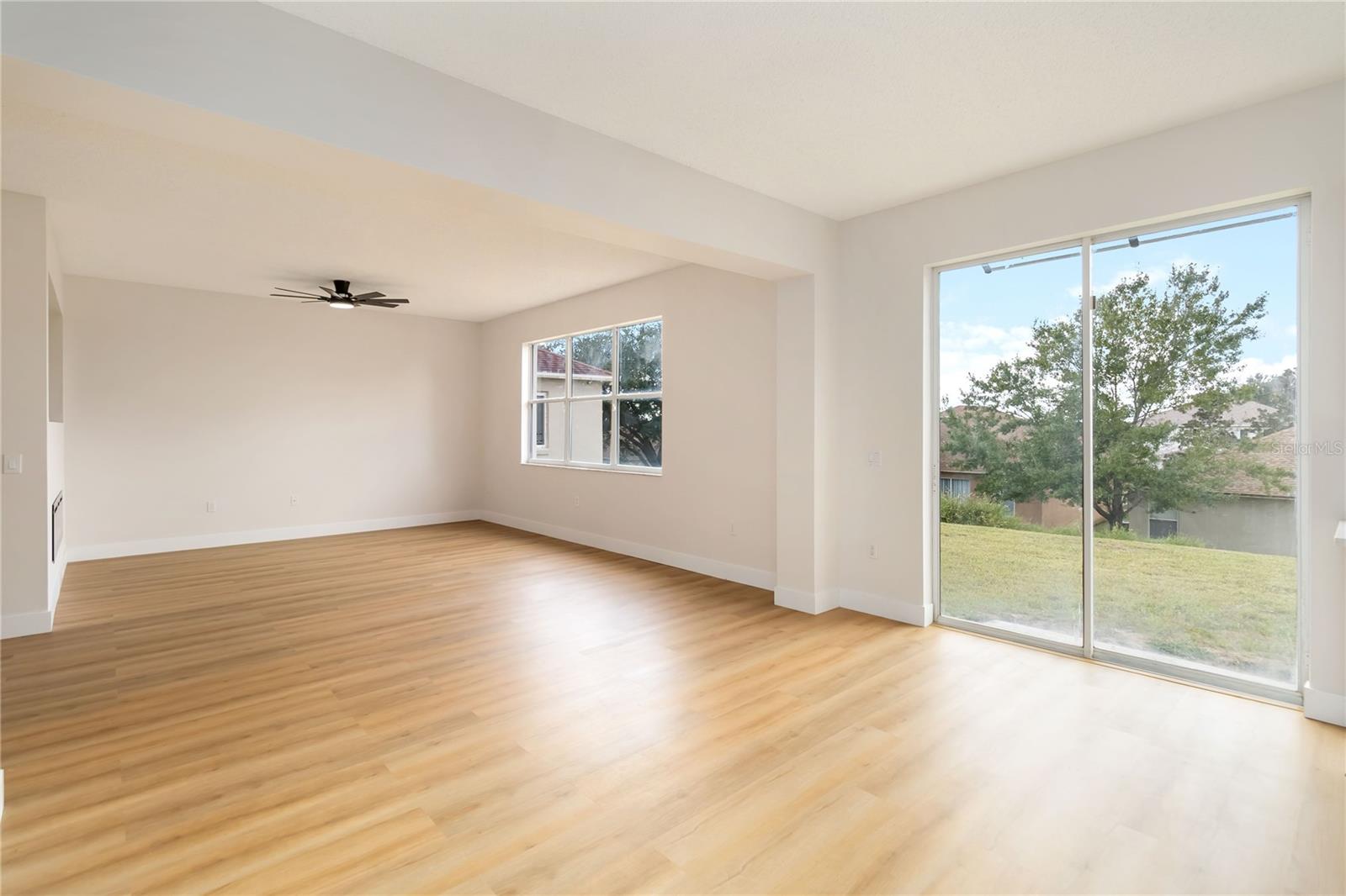 FOUR CORNERS PH 01 - Residential