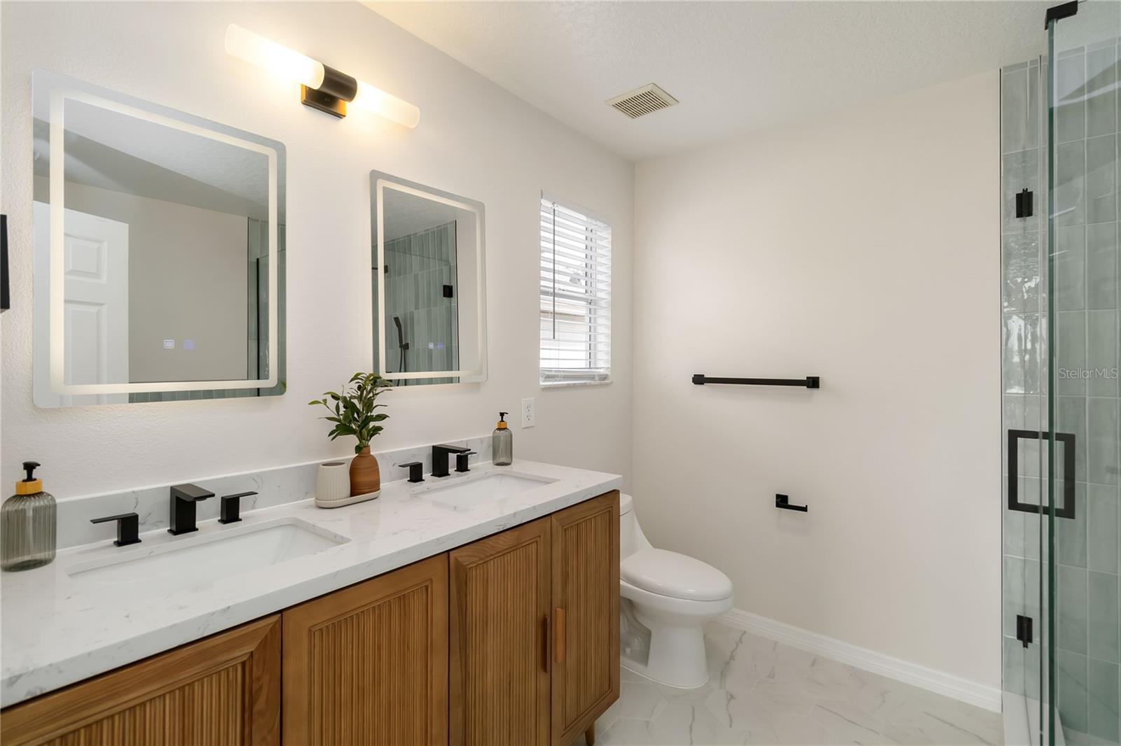 FOUR CORNERS PH 01 - Residential