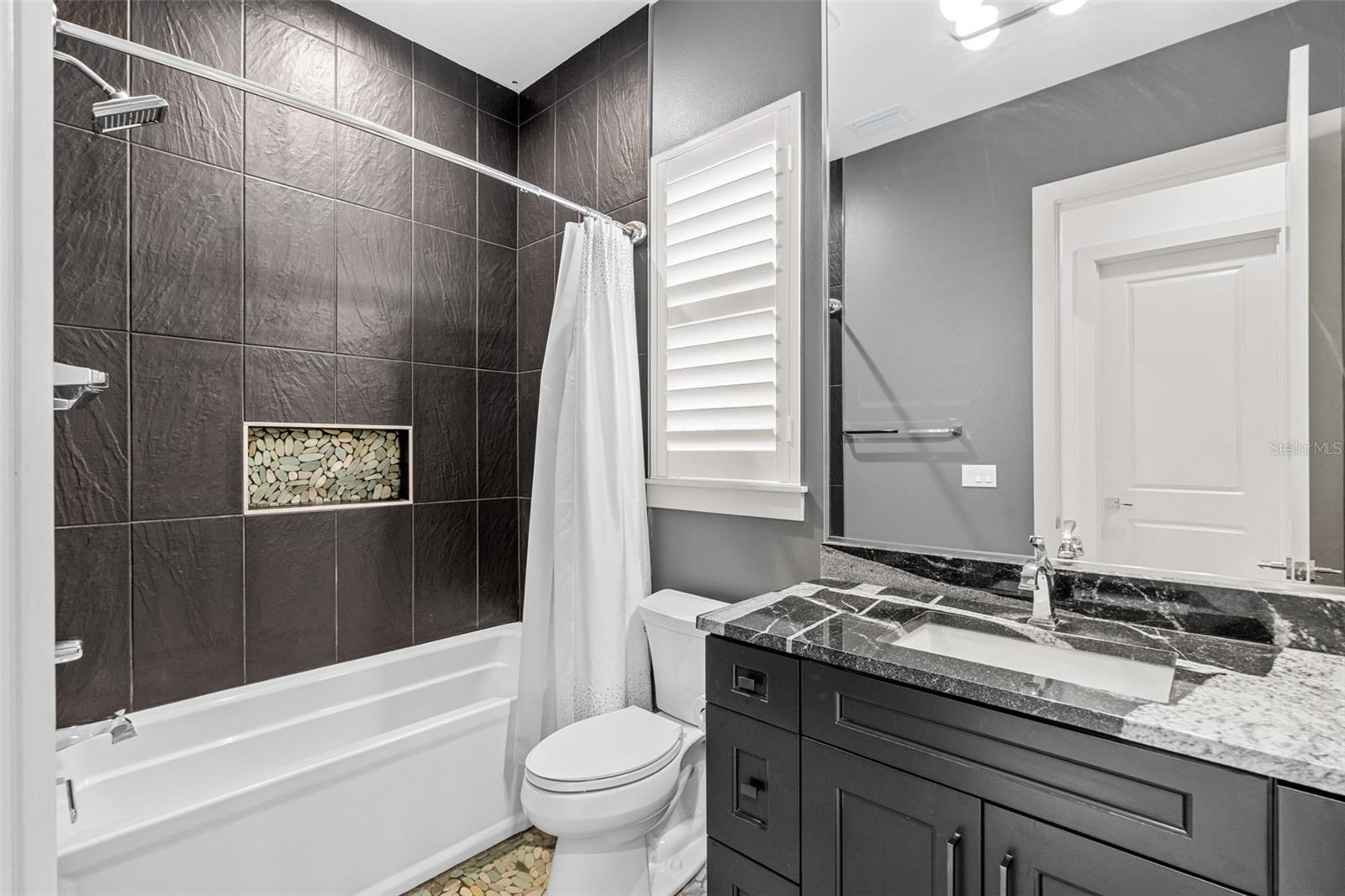 LAKE BRANTLEY ISLES AMD - Residential