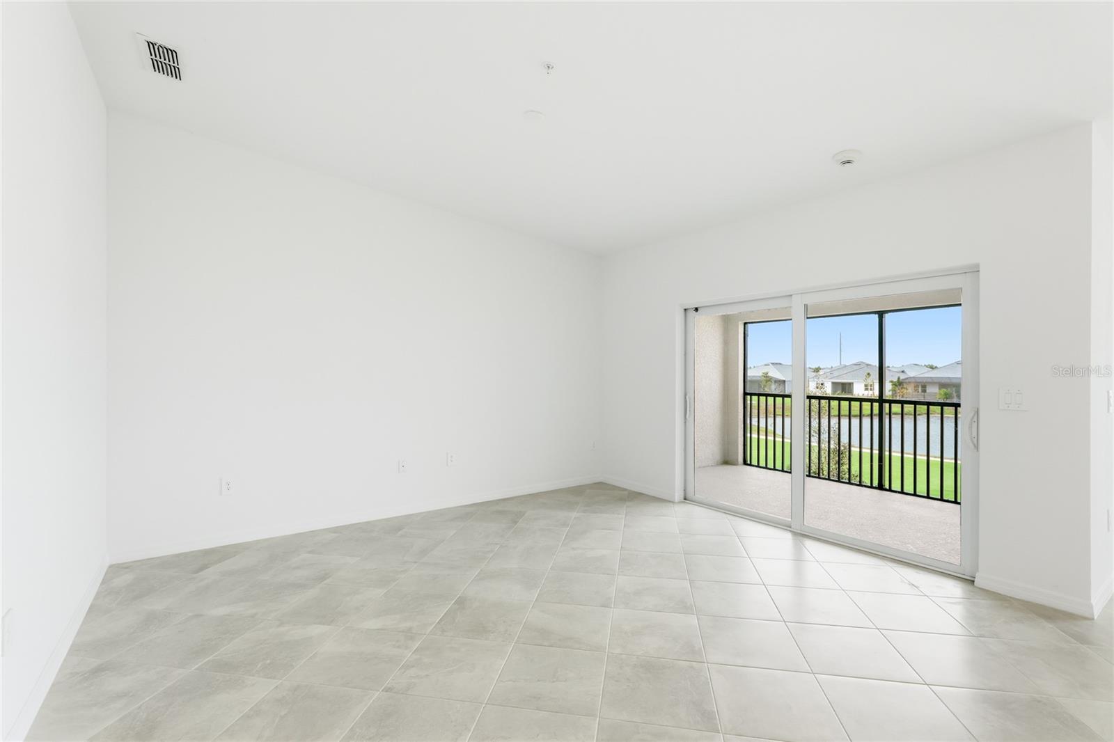 CALUSA COUNTRY CLUB - Residential Lease