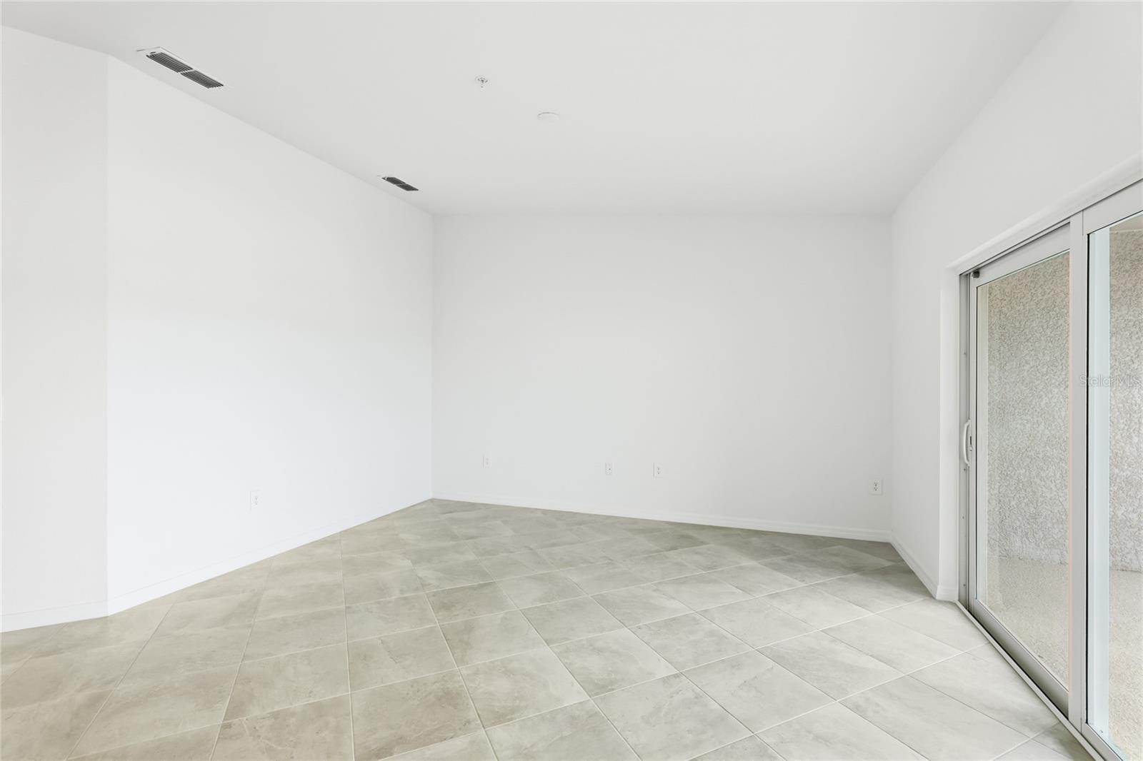 CALUSA COUNTRY CLUB - Residential Lease