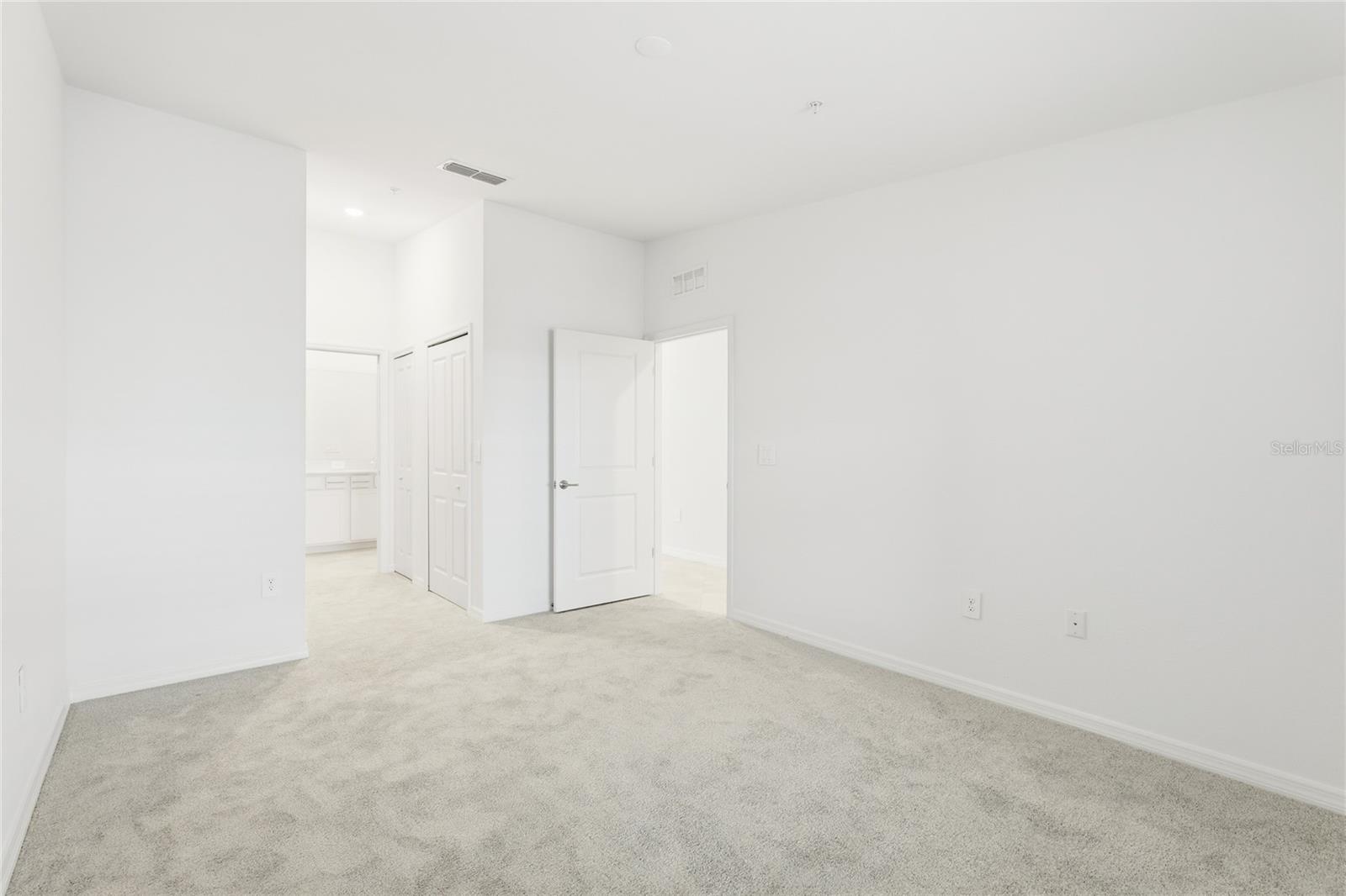 CALUSA COUNTRY CLUB - Residential Lease