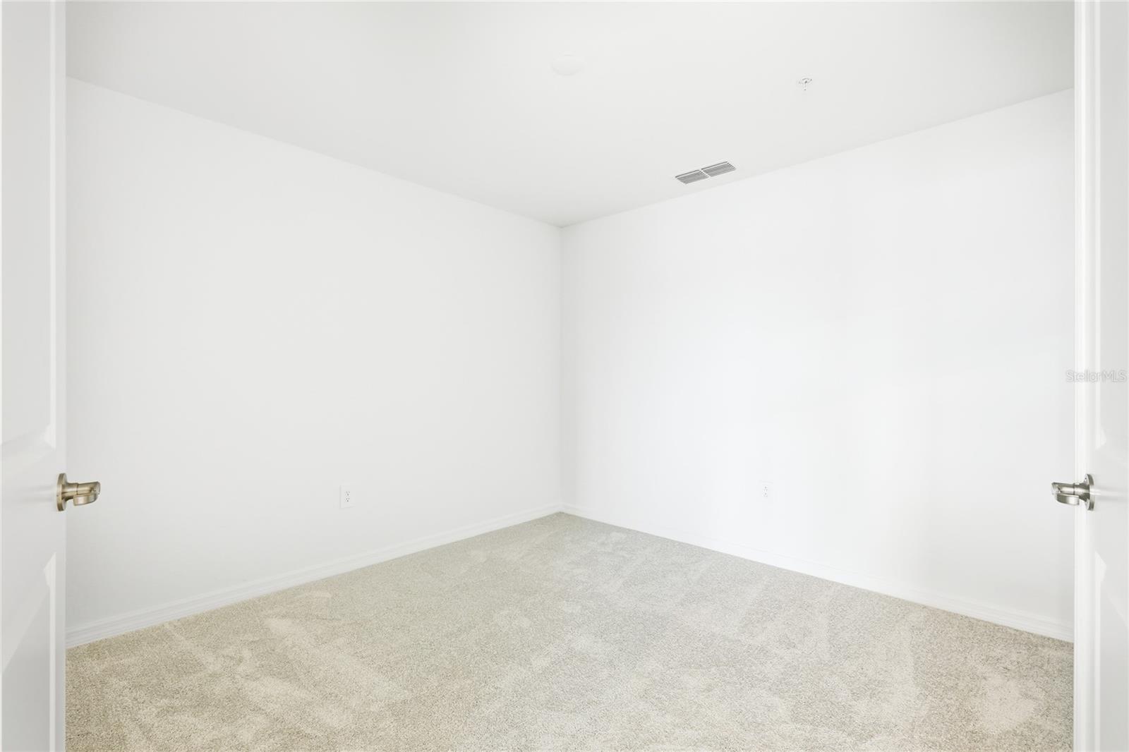 CALUSA COUNTRY CLUB - Residential Lease