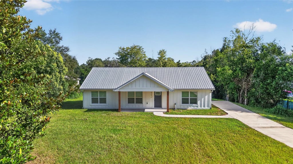 Photo of 524 NW 1st Avenue, Williston, FL 32696 (MLS # OM732884)