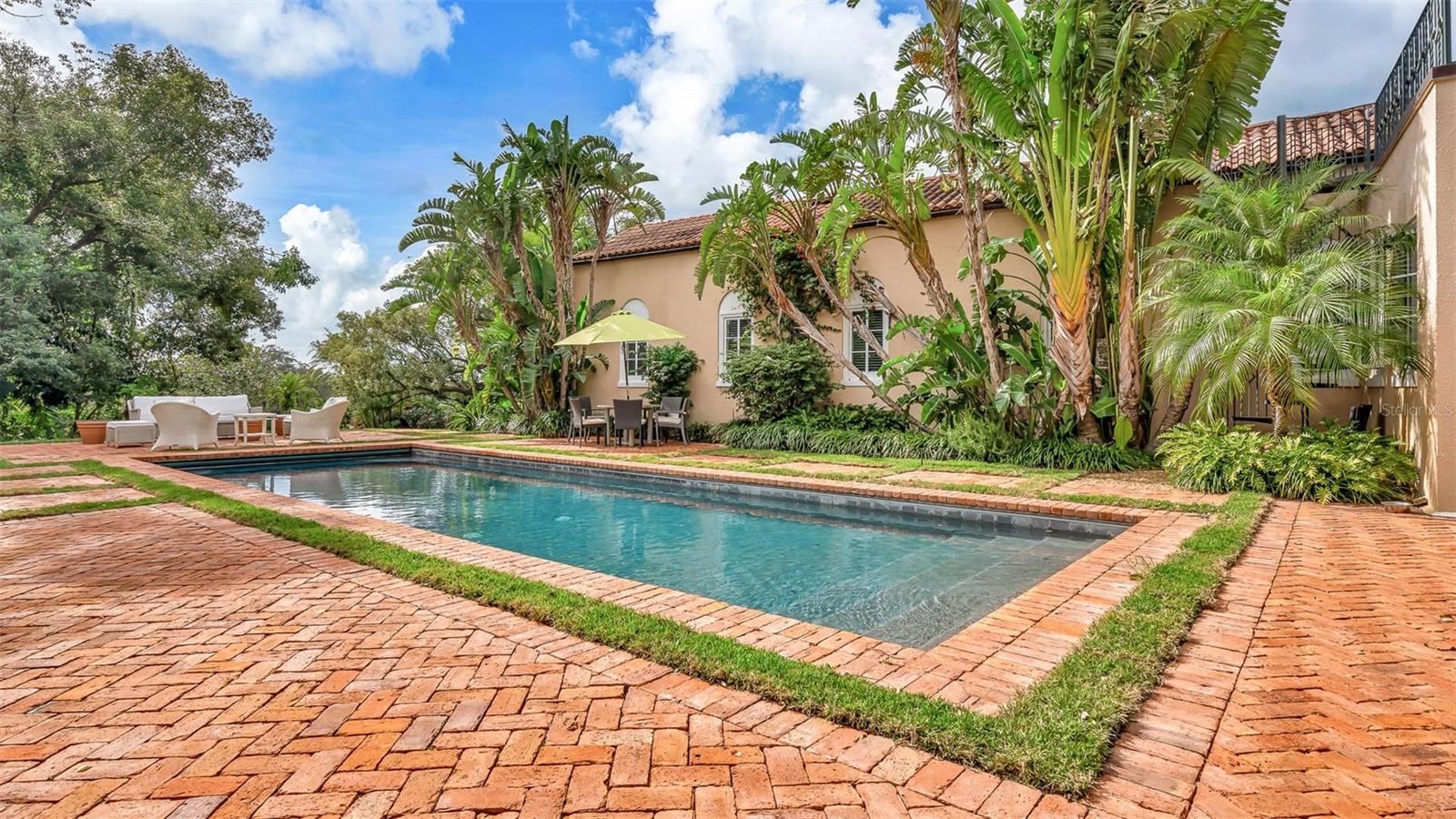 2300 N SCENIC HIGHWAY 6