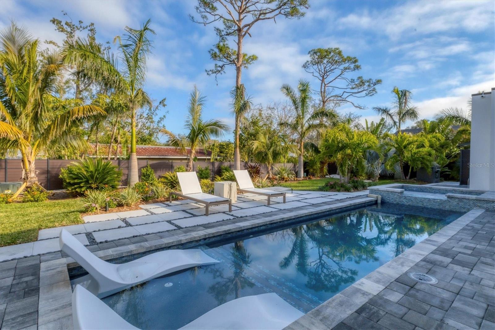 SHORELINE - Residential