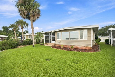 Tiny photo for 15 Sunrise Trail, Fruitland Park, FL 34731 (MLS # OM731275)