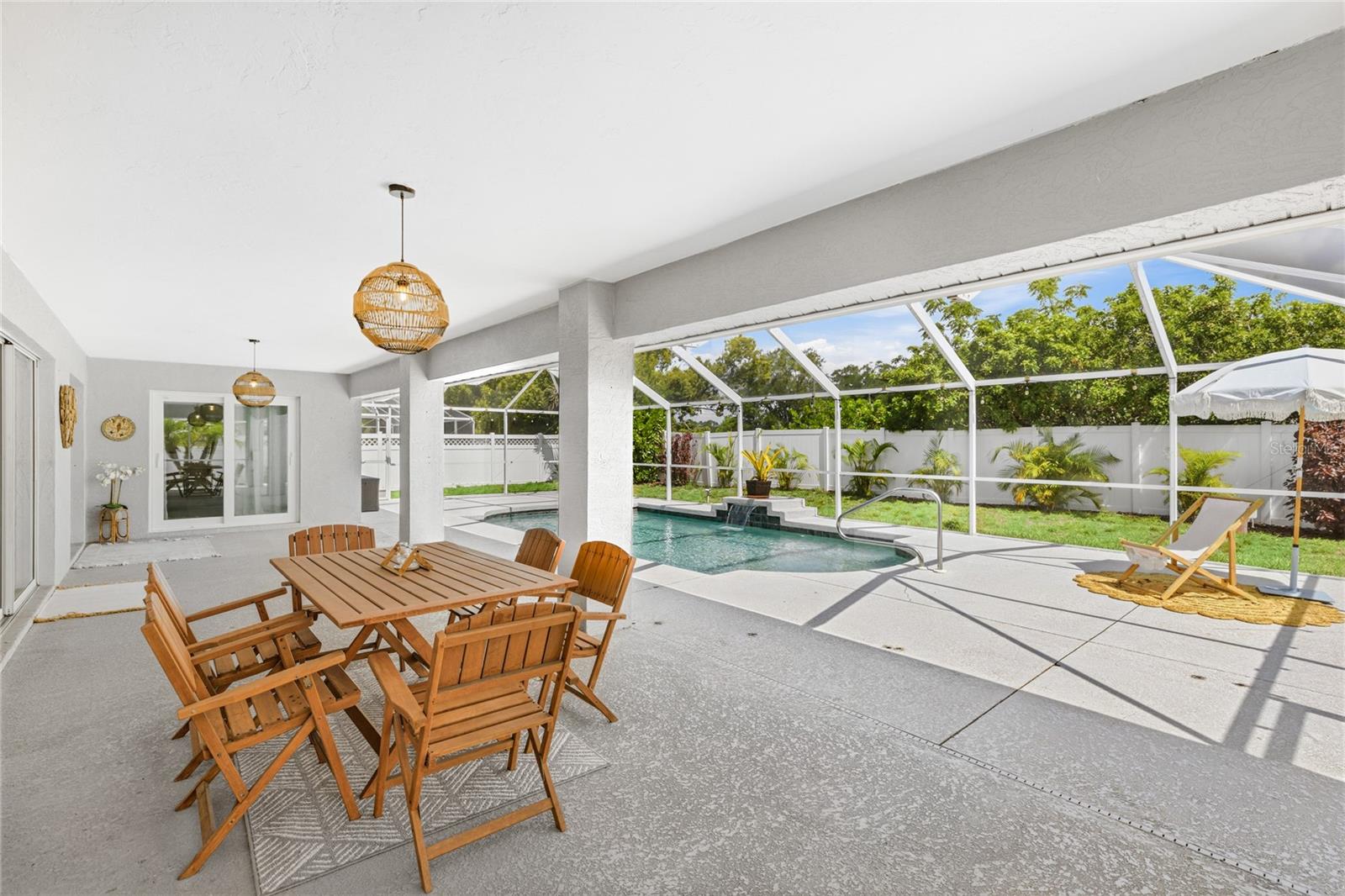 GROVE POINTE - Residential