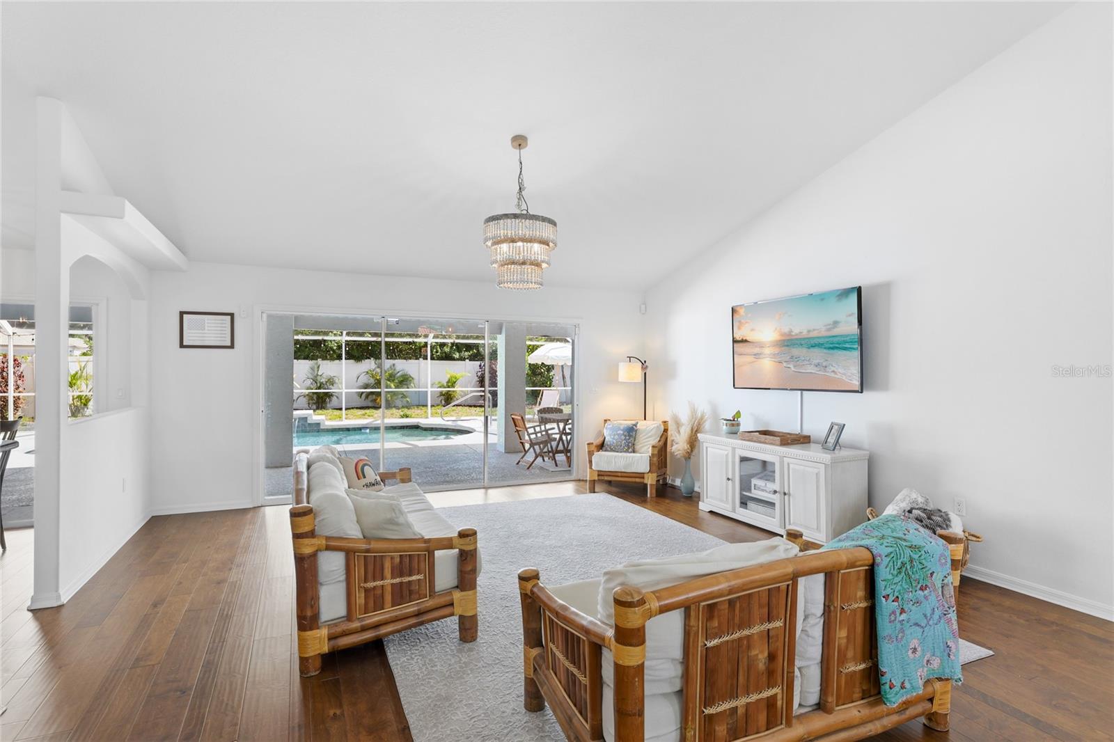 GROVE POINTE - Residential