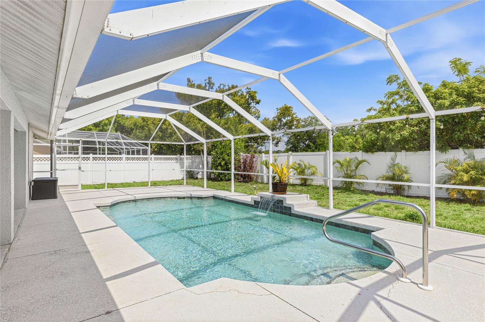GROVE POINTE - Residential