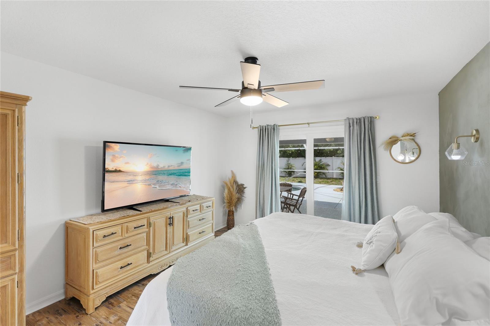 GROVE POINTE - Residential