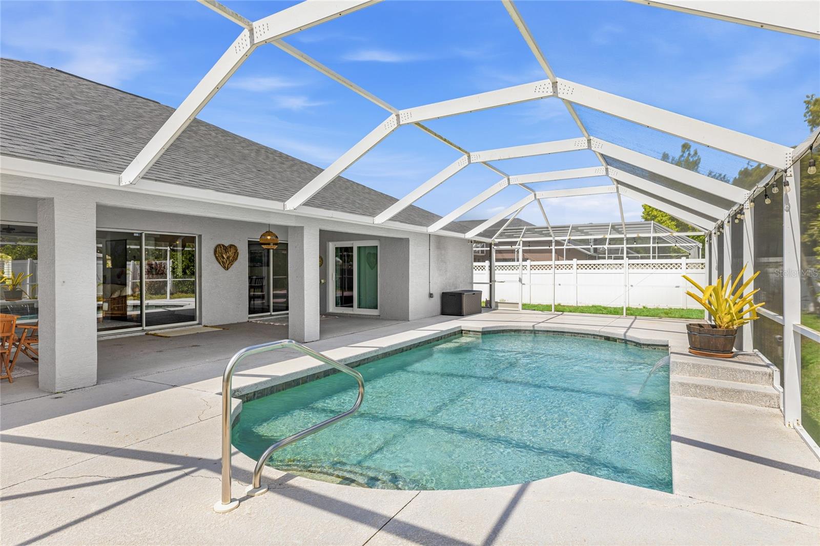 GROVE POINTE - Residential