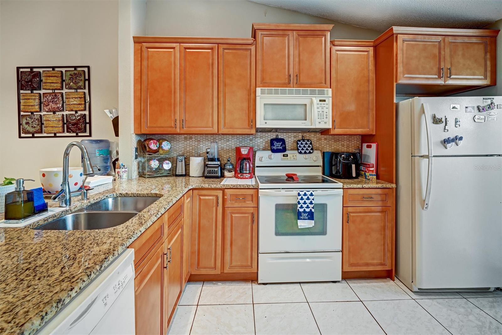 PINE ISLAND VILLAS AT BVL - Residential