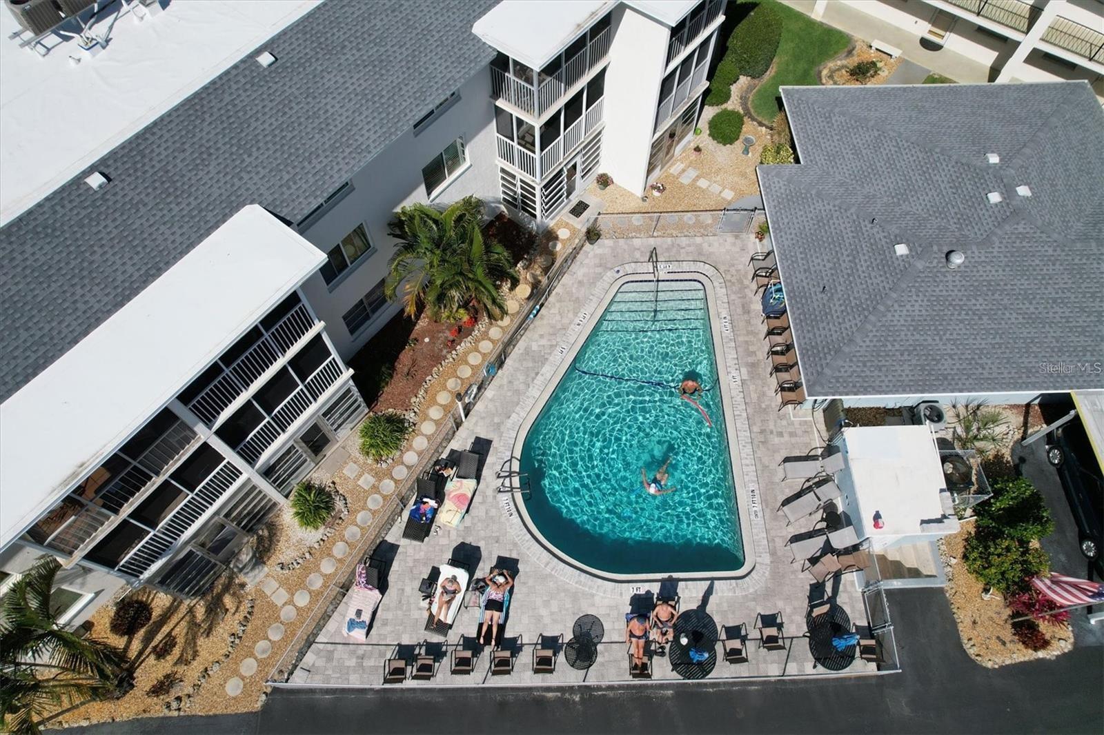 HOLIDAY APTS - Residential Lease