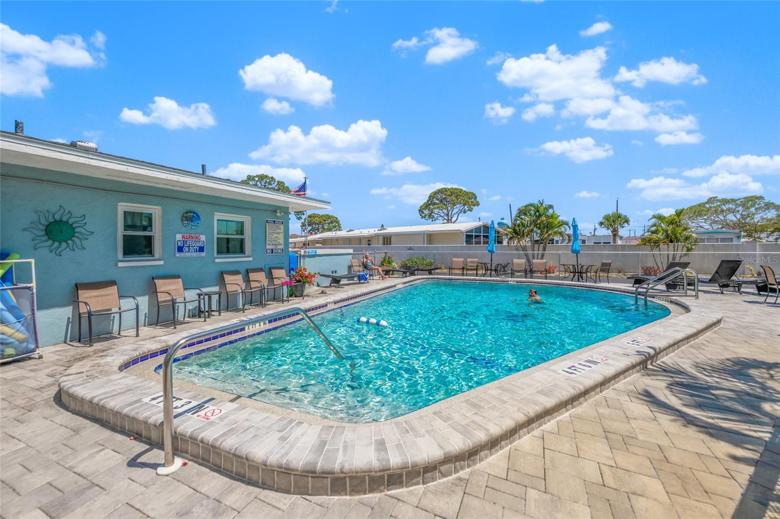 HOLIDAY APTS - Residential Lease