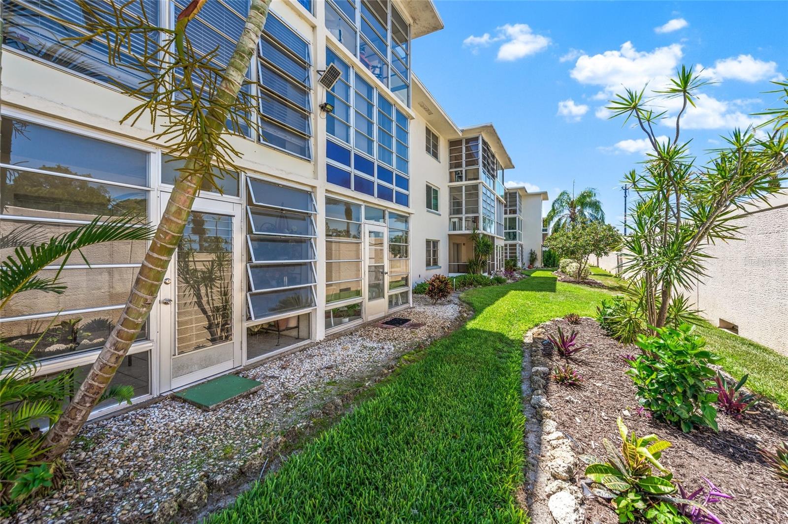 HOLIDAY APTS - Residential Lease