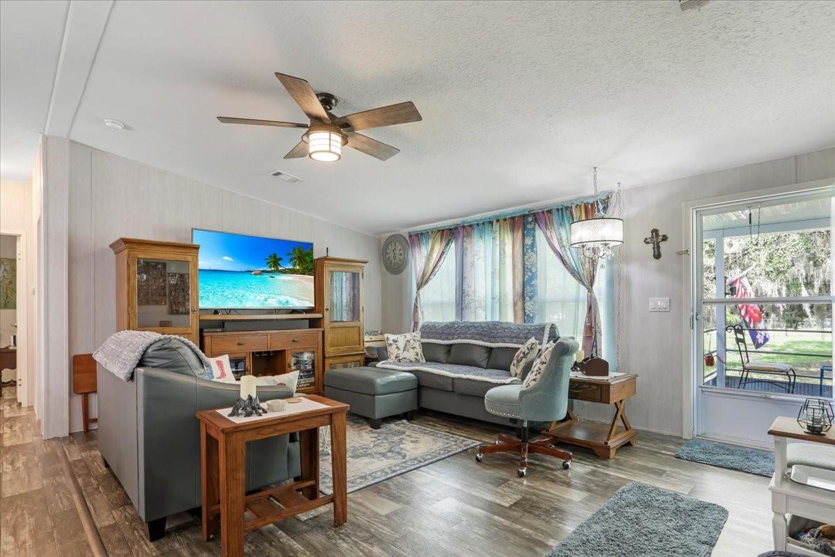 152 KELLY LANE - Photo 4
