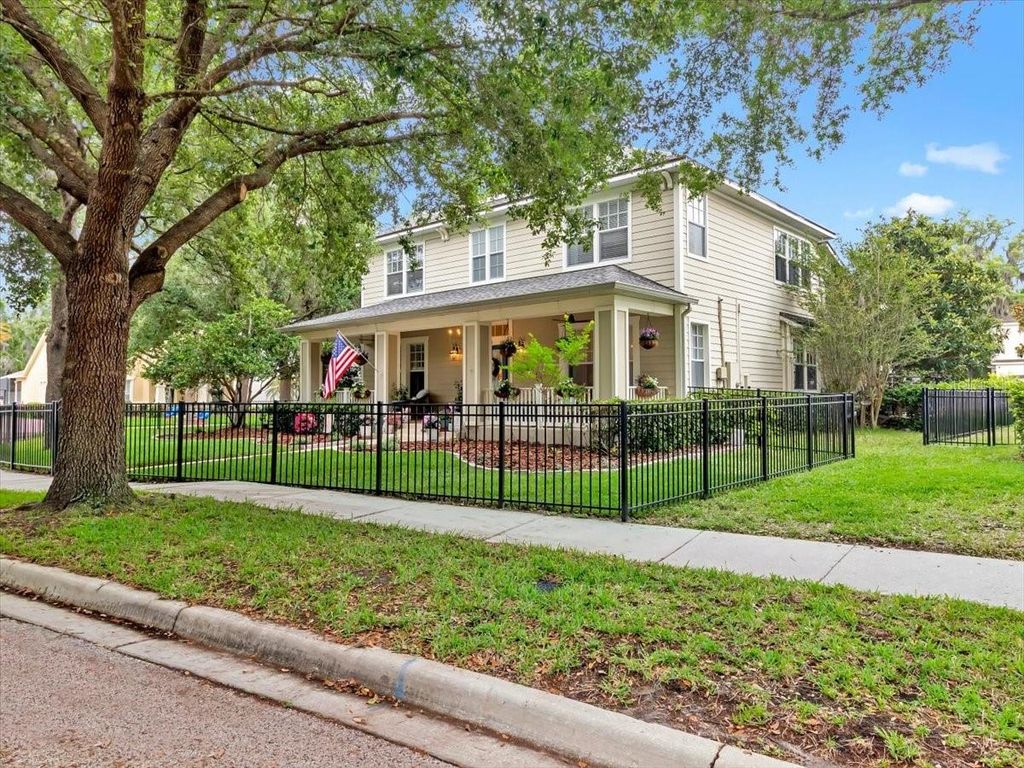Photo of 16033 Mulberrypark Circle, Lithia, FL 33547 (MLS # L4961908)